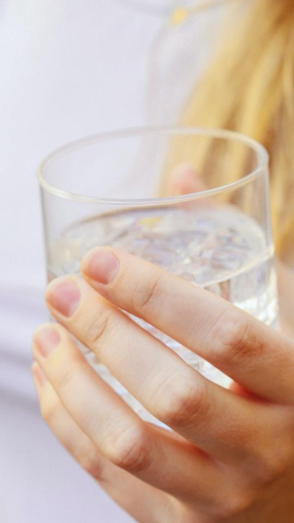 மூளையுழைப்பு உள்ளவர்கள் குளிர்ந்த நீரை குடிப்பதால் ஏற்படும் பக்க விளைவுகள் 