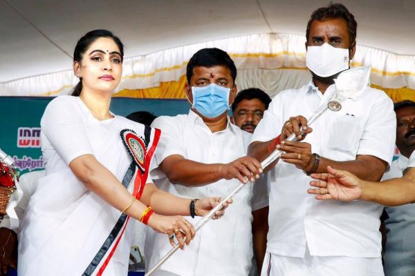 பாஜகவில் இணைய அழைப்பு 