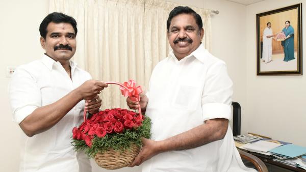 அதிமுகவில் இணைந்த நிர்மல் குமார்