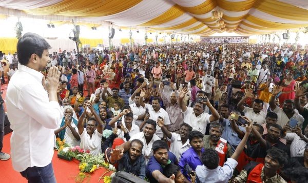 உரிமைகளைக் கேட்டுப் பெற வேண்டும்