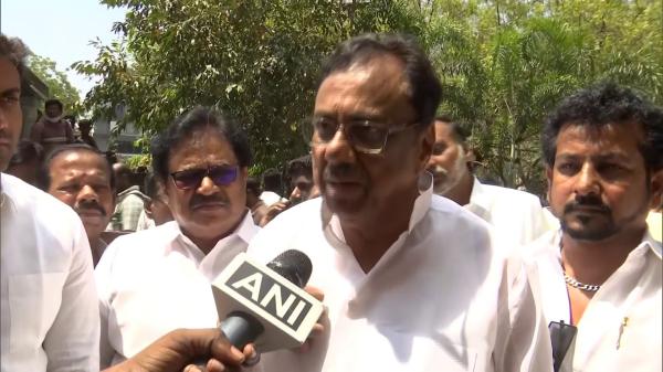 வித்தியாச லீடர் வித்தியாச லீடர்