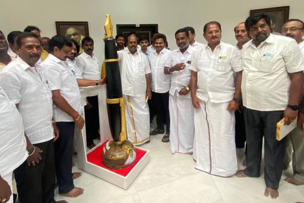 அமைச்சர் எவ வேலு 