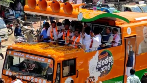 பெட்ரோலுக்கு பணம் கொடுக்கவில்லை 