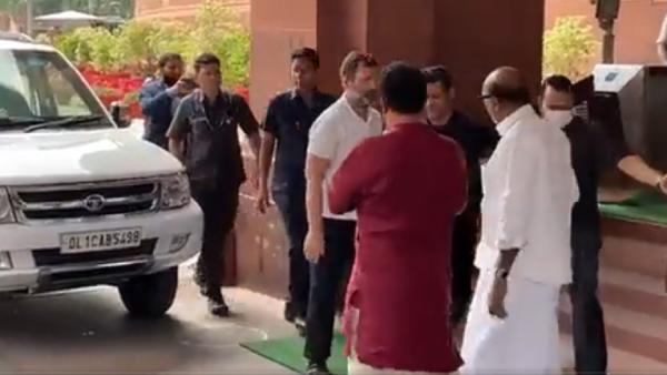  கருப்புச் சட்டை