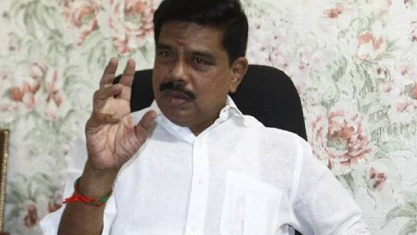 கட்சிக்கு வேலை பார்க்கிறார்னு நெனைச்சா