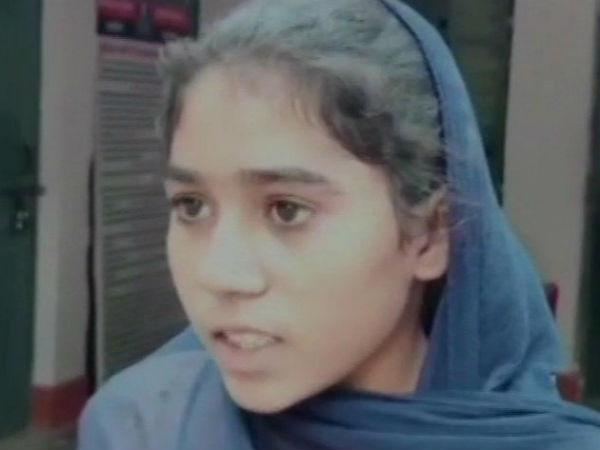  கட்டிலுக்கு அடியில்