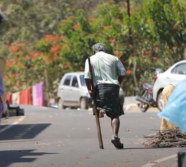  CM Stalin has given a free two-wheeler to a disabled person 