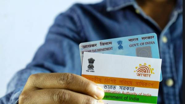 If PAN-Aadhaar not linked Taxpayers to lose Incometax refund 