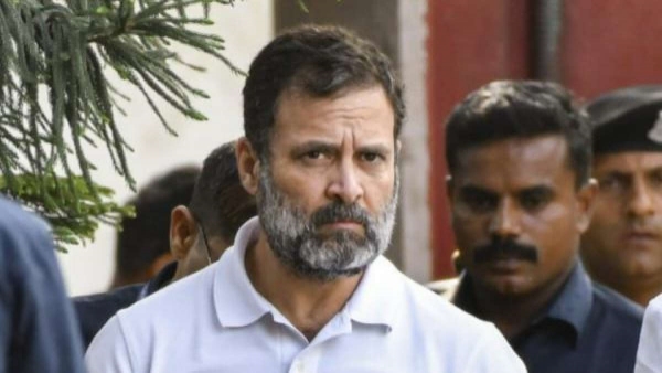 ராகுல் காந்தி தகுதி நீக்கம் ராகுல் காந்தி தகுதி நீக்கம்
