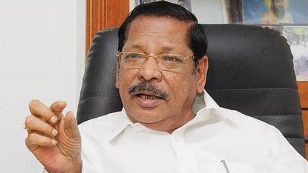 அண்ணாமலை உளறுகிறார் 