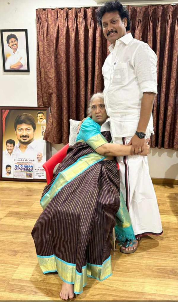 Minister Anbil Mahesh has blessings from his mother 