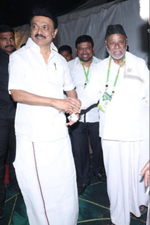 திமுக - இஸ்லாமியர் நட்புறவை பிரிக்க முடியாது திமுக - இஸ்லாமியர் நட்புறவை பிரிக்க முடியாது