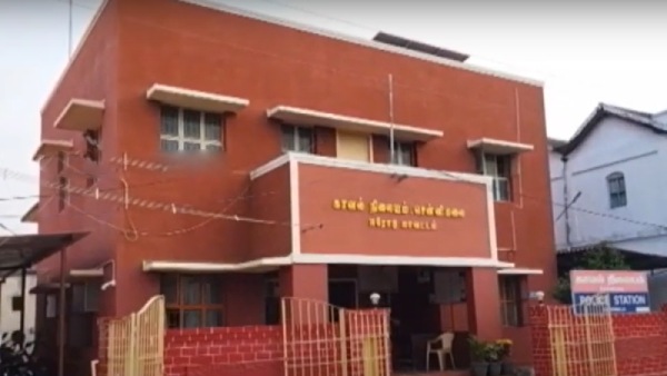 புது செருப்பு.. புது செருப்பு..