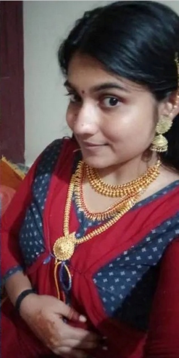 கிரீஷ்மா போன் 