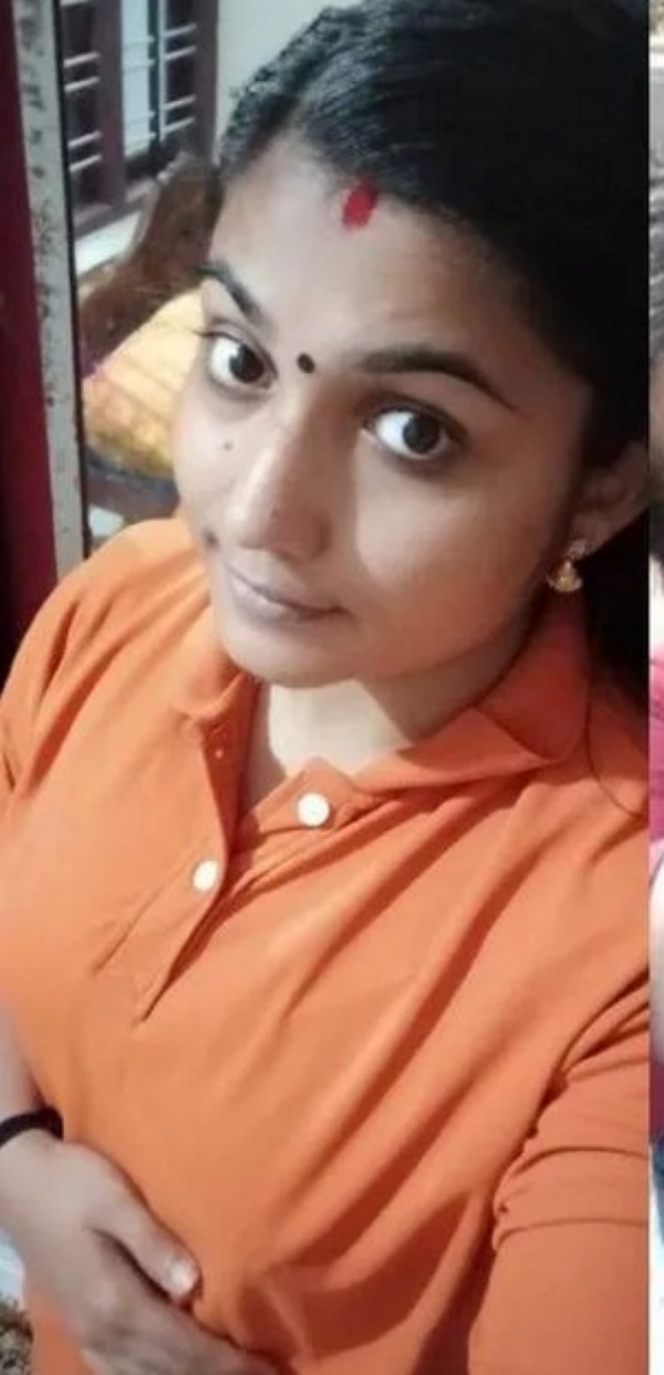 வீட்டில் யாரும் இல்லை 