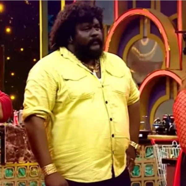 நிகழ்ச்சியில் கலகலப்பு நிகழ்ச்சியில் கலகலப்பு