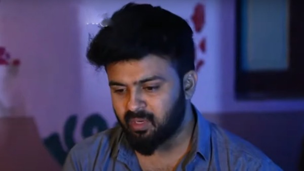 பீல் பண்ணும் ஜீவா