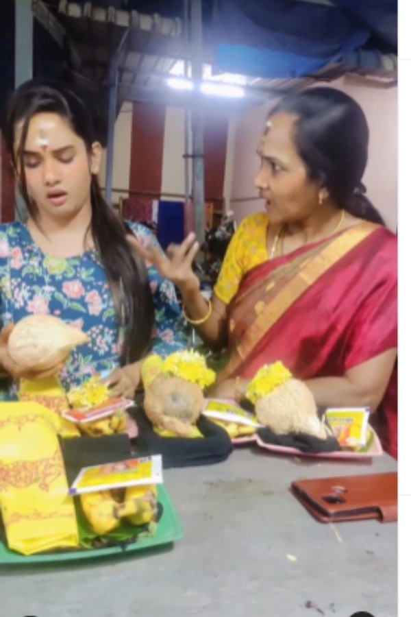 தற்போது பக்தி மயம்