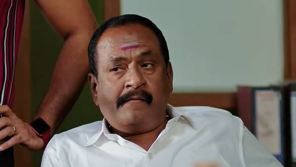 அவமானப்படும் குணசேகரன் அவமானப்படும் குணசேகரன்