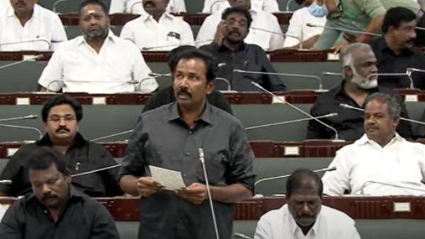 சட்டசபையில் உள்ளிருப்பு போராட்டம் சட்டசபையில் உள்ளிருப்பு போராட்டம்