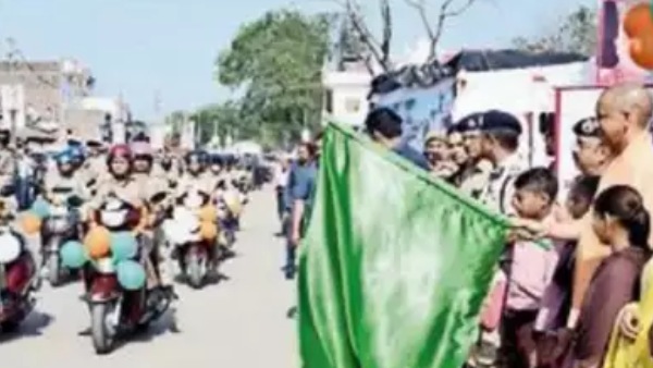 Chief Minister Yogi Adityanath launched a womens bike rally in Uttar Pradesh Chief Minister Yogi Adityanath launched a womens bike rally in Uttar Pradesh