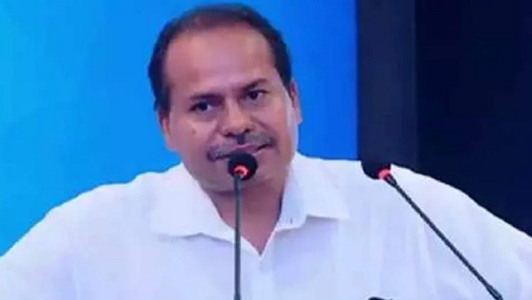 குட் புக்கில் இருக்கிறார் 