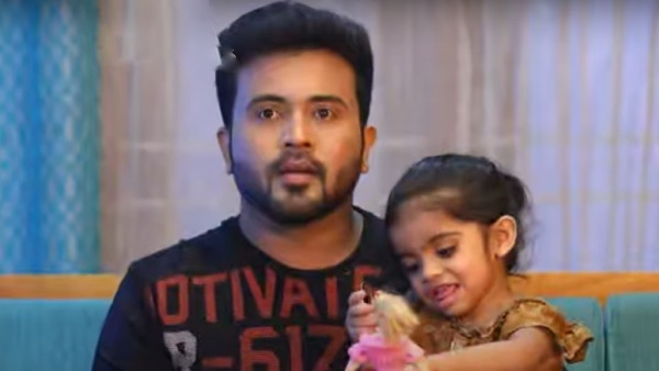 நிலா உடன் விளையாடும் செழியன்