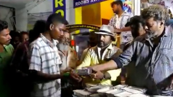 நடிகர் பார்த்திபன் செய்த செயல்