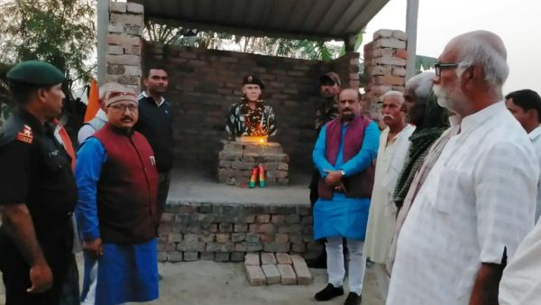 மகனுக்காக நினைவு இல்லம் மகனுக்காக நினைவு இல்லம்