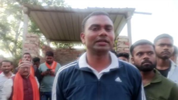 பொதுமக்கள் போராட்டம் பொதுமக்கள் போராட்டம்