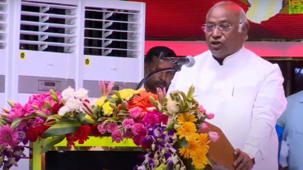 பாஜக மீது விமர்சனம் பாஜக மீது விமர்சனம்