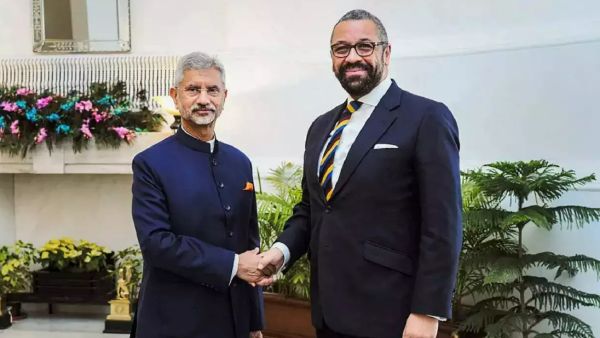  அமைச்சரின் அதிரடி பதில் 