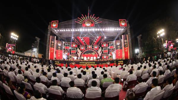 ம்ஹூம்.. கரை சேராது ம்ஹூம்.. கரை சேராது