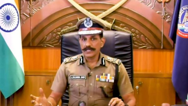 போலியான வீடியோக்களை பரப்ப வேண்டாம் போலியான வீடியோக்களை பரப்ப வேண்டாம்