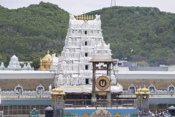 Aadhaar is necessary to book Tirupati Ezhumalayan Darshan Ticket Book 