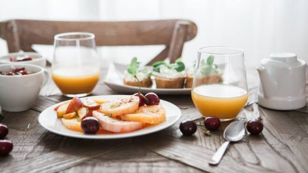 பழங்களை எடுத்துக்கொள்வது 