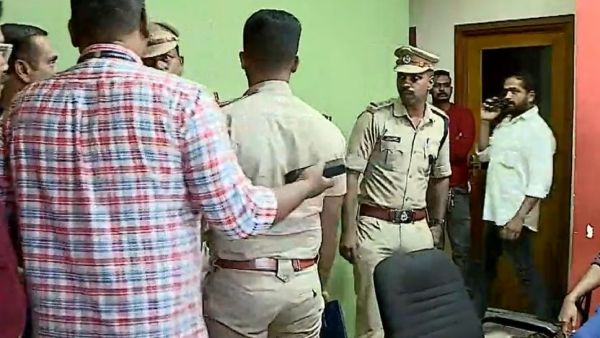 பேரணி நடத்தப்பட்டது பேரணி நடத்தப்பட்டது