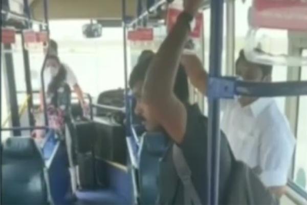 துரோகத்தின் சின்னம் எடப்பாடி பழனிசாமி 