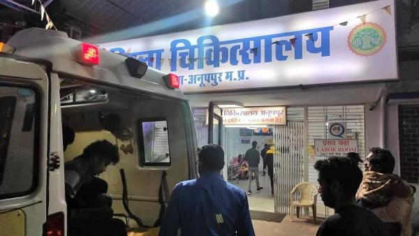 பாதுகாவலர்கள் தாக்குதல் 