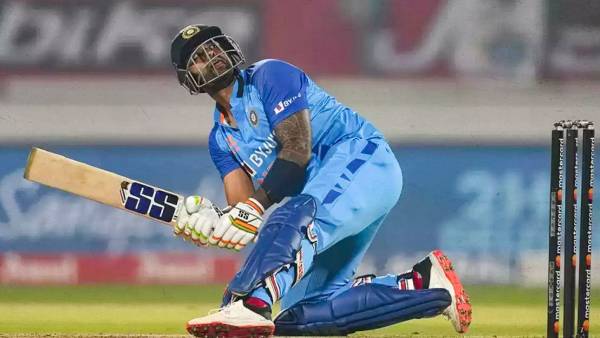 இடதுகை பந்துவீச்சாளர்கள் இடதுகை பந்துவீச்சாளர்கள்