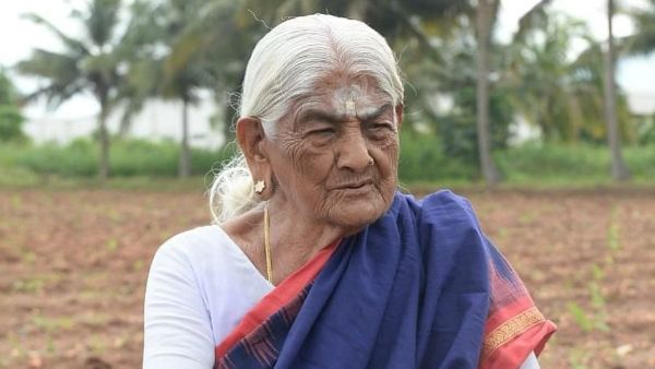 மூதாட்டி நெகிழ்ச்சி மூதாட்டி நெகிழ்ச்சி