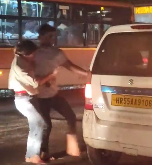 இளம்பெண்ணை தரதரவென இழுத்து 