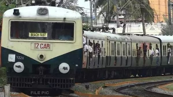 தாமதமாக இயக்கப்பட்ட ரயில்கள் 