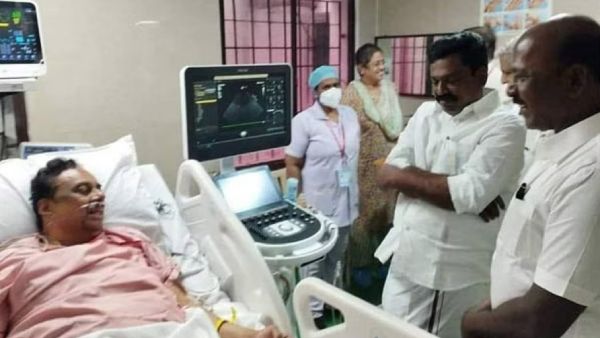 மருத்துவமனையில் தீவிர சிகிச்சை மருத்துவமனையில் தீவிர சிகிச்சை