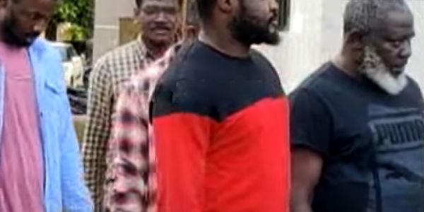  அறிமுகம் இல்லாத நபர்களுக்கு 