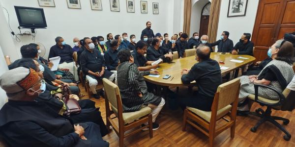 Opposition leaders hold meeting on Rahul Gandhi disqualification 