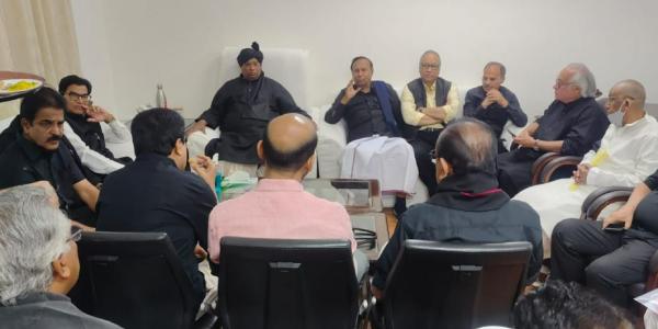 Opposition leaders hold meeting on Rahul Gandhi disqualification 