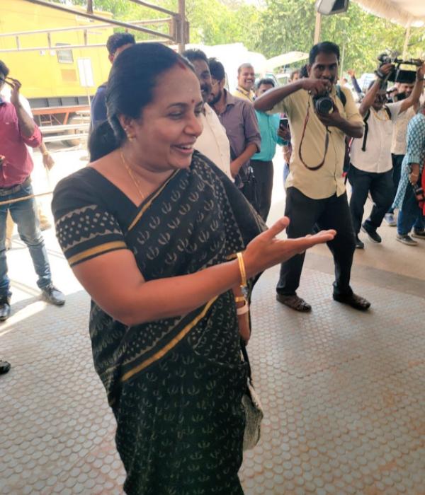 வானதி சீனிவாசன் வானதி சீனிவாசன்