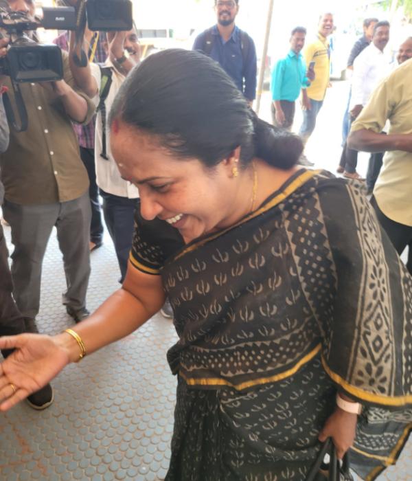 எதிர்பார்க்கவில்லை எதிர்பார்க்கவில்லை