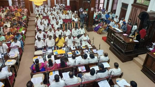  மக்களைத் தேடி மேயர்